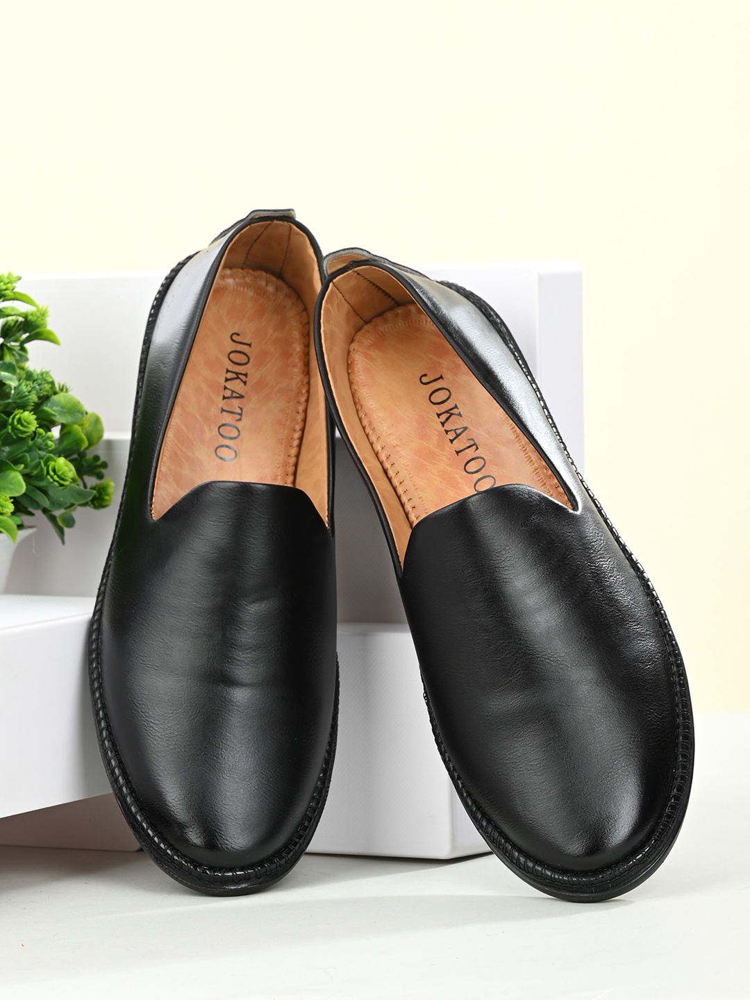 

JOKATOO Men Solid Slip-On Sneakers, Black