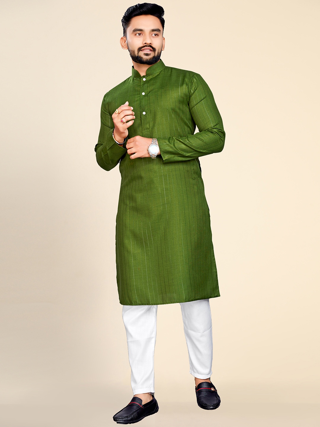 

Ekta Textiles Men Fluorescent Green Striped Pure Cotton Kurta with Pyjamas