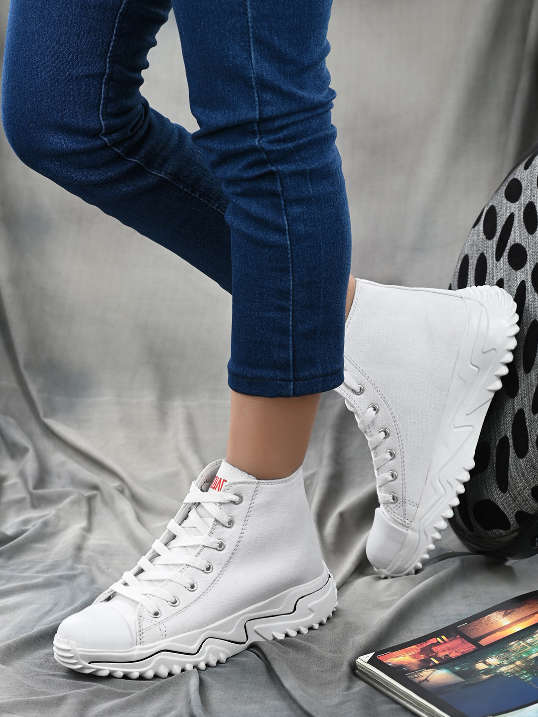 

AfroJack Women High-Top Sneakers, White