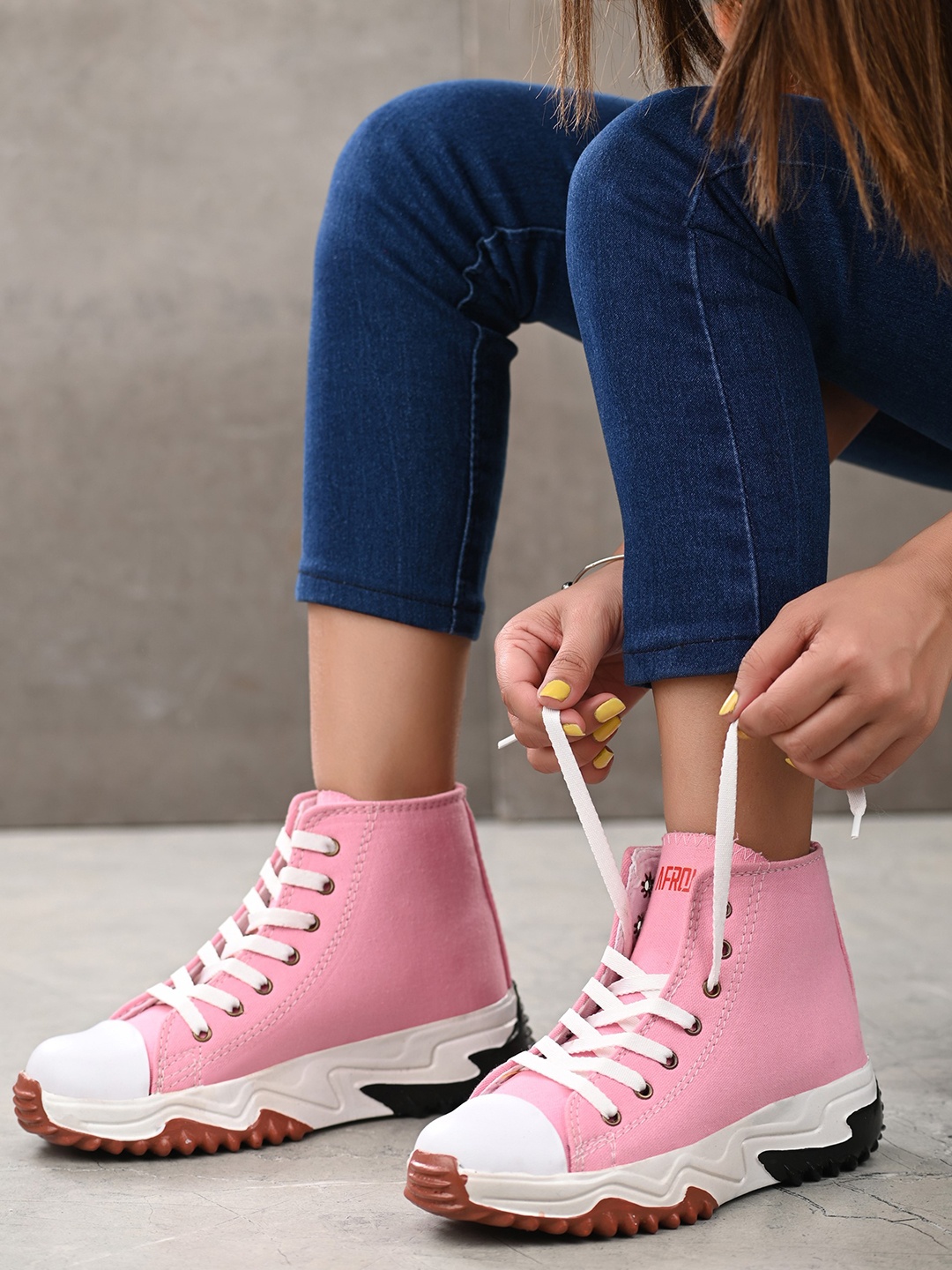 

AfroJack Women Colourblocked High-Top Sneakers, Pink