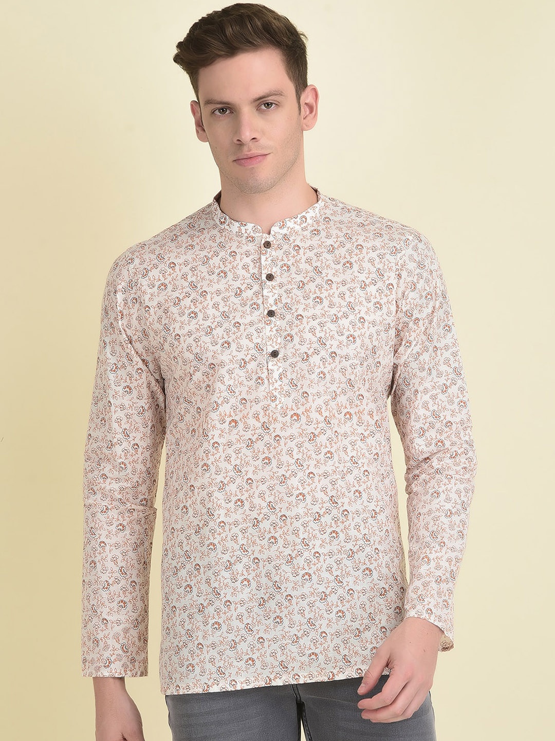 

DEYANN Men Floral Printed Cotton Kurta, White