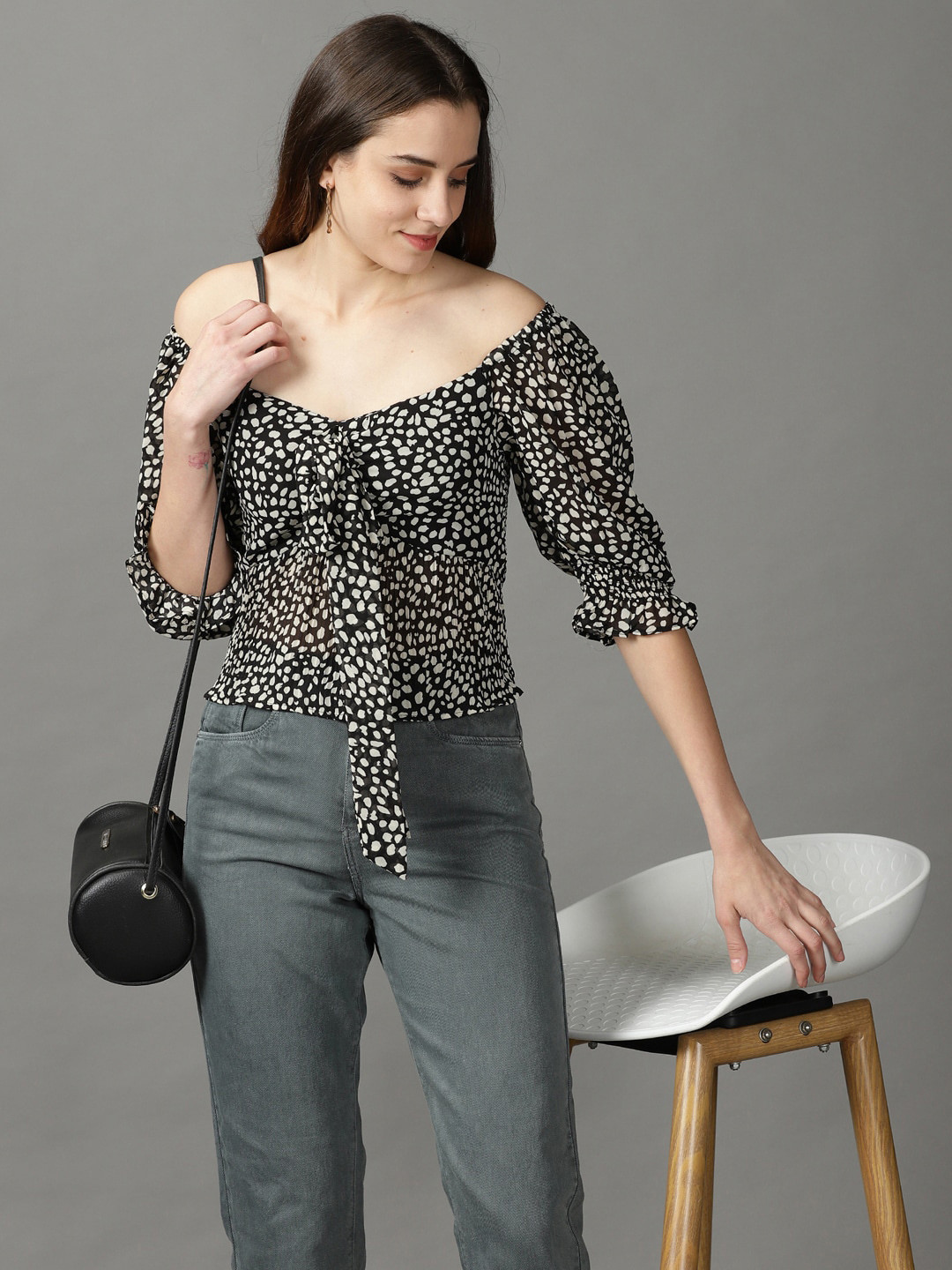 

SHOWOFF Print Off-Shoulder Top, Black