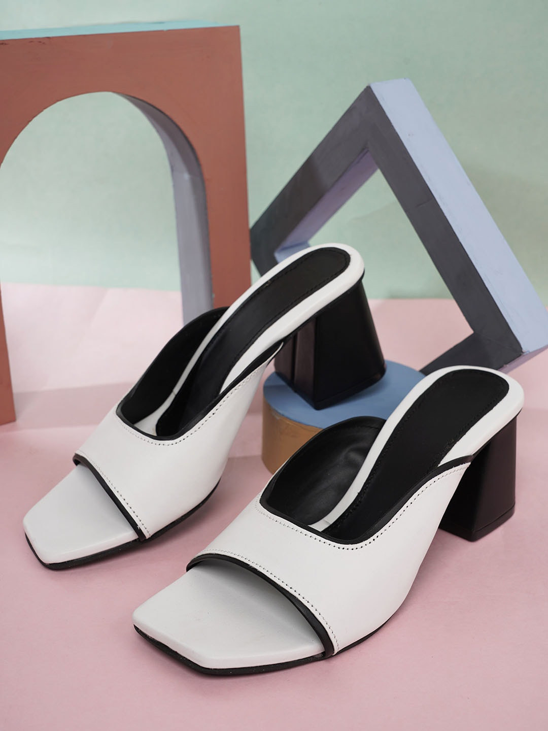 

VAYONAA Colourblocked Block Peep Toes, White