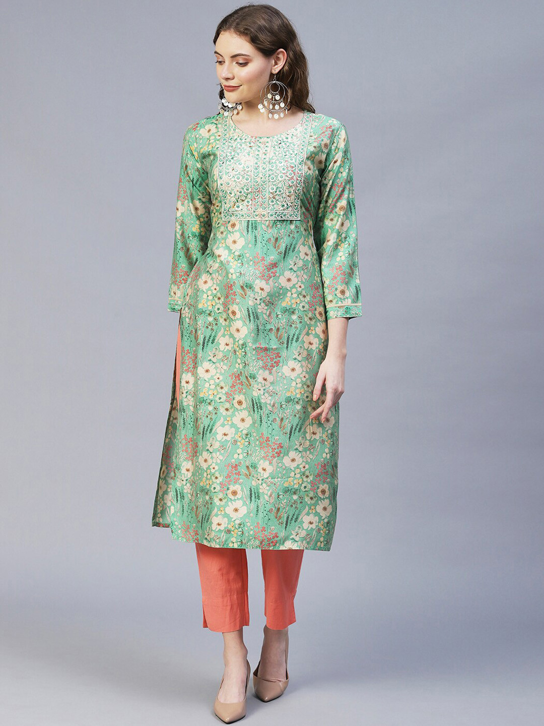 

FASHOR Women Printed Thread Work Round Neck Kurta, Green