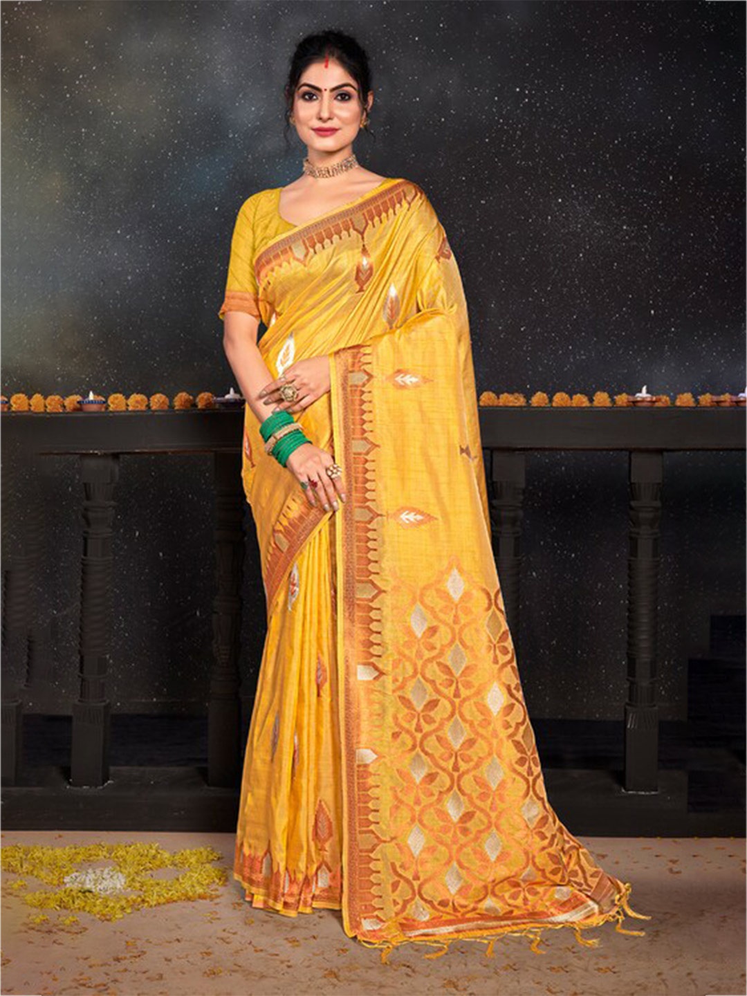 

Exclusiva Woven Design Zari Silk Blend Banarasi Saree, Yellow