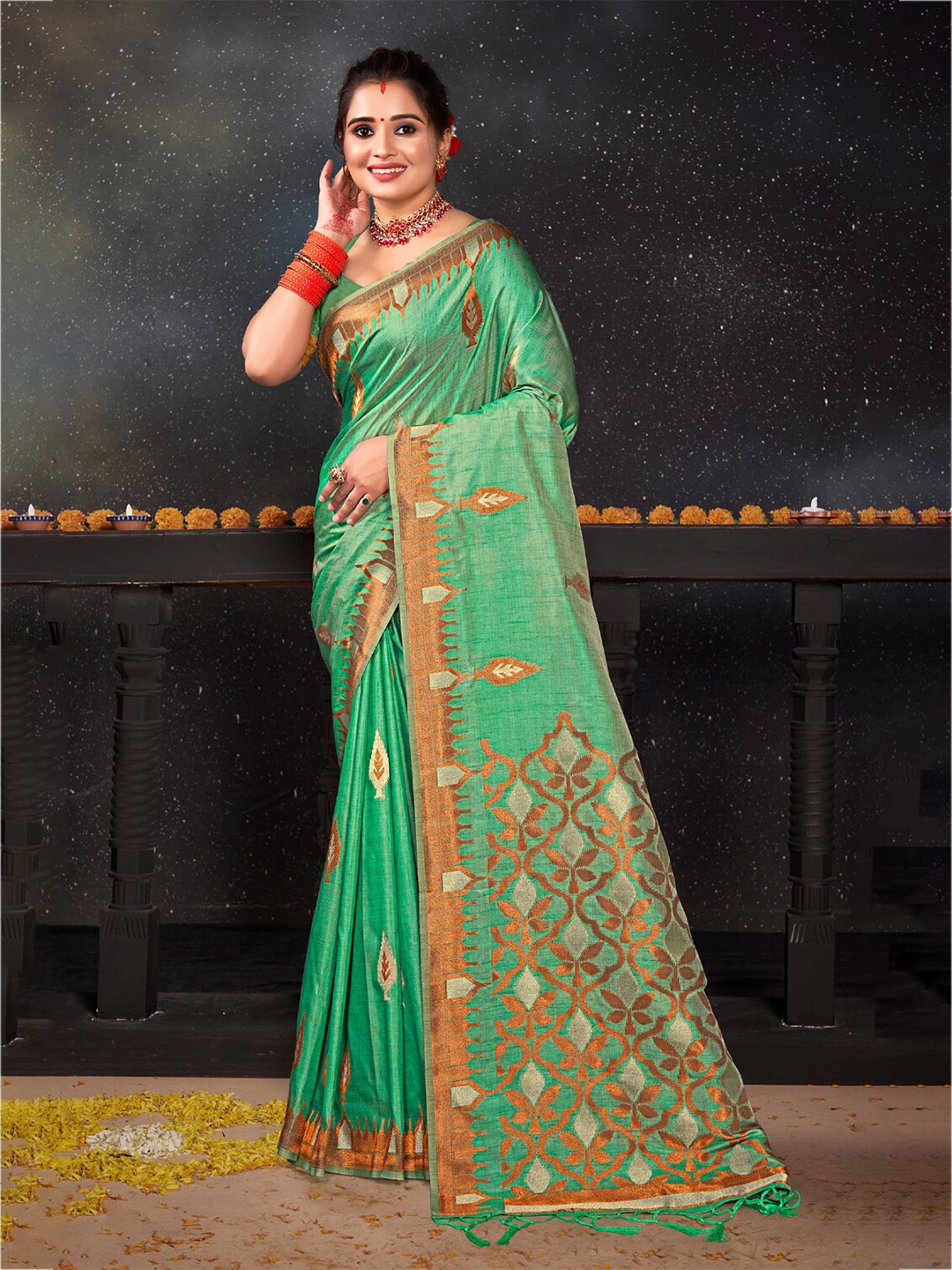 

Exclusiva Sea Green & Bronze-Toned Woven Design Zari Silk Blend Banarasi Saree