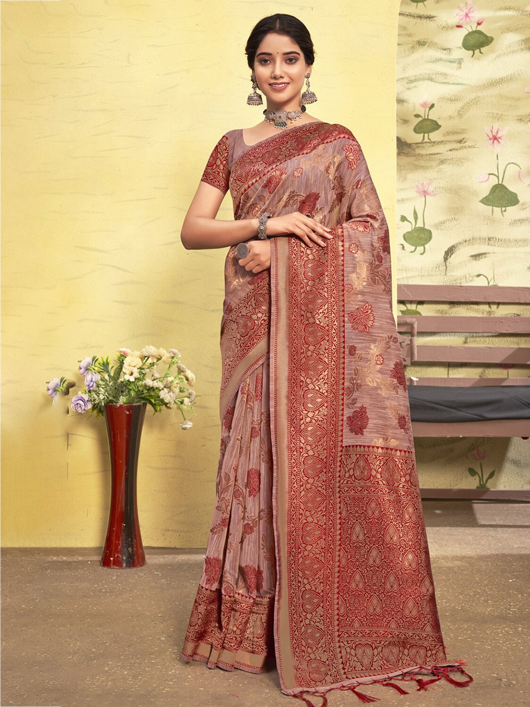 

Exclusiva Pink & Red Woven Design Zari Pure Cotton Banarasi Saree