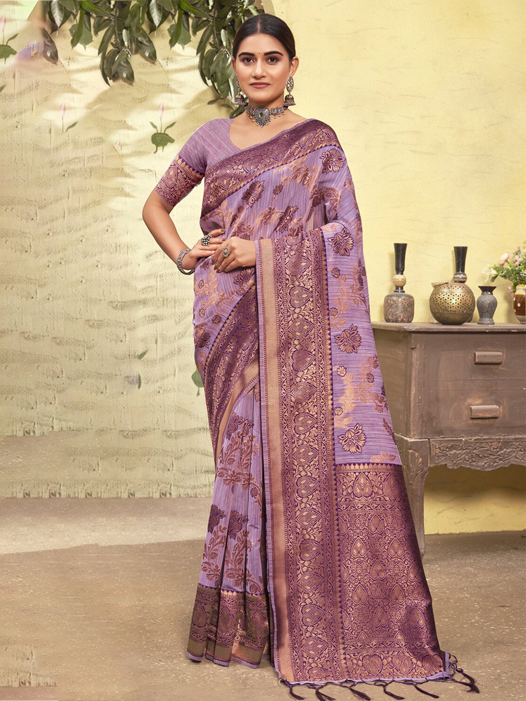 

Exclusiva Purple & Bronze-Toned Woven Design Zari Pure Cotton Banarasi Saree