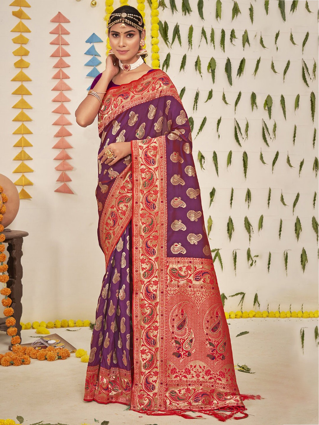 

Exclusiva Purple & Red Woven Design Zari Silk Blend Banarasi Saree