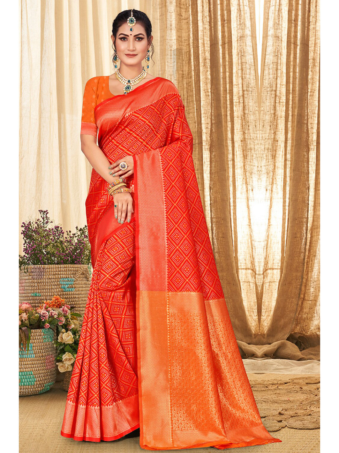 

Exclusiva Red & Gold-Toned Woven Design Zari Silk Blend Banarasi Saree
