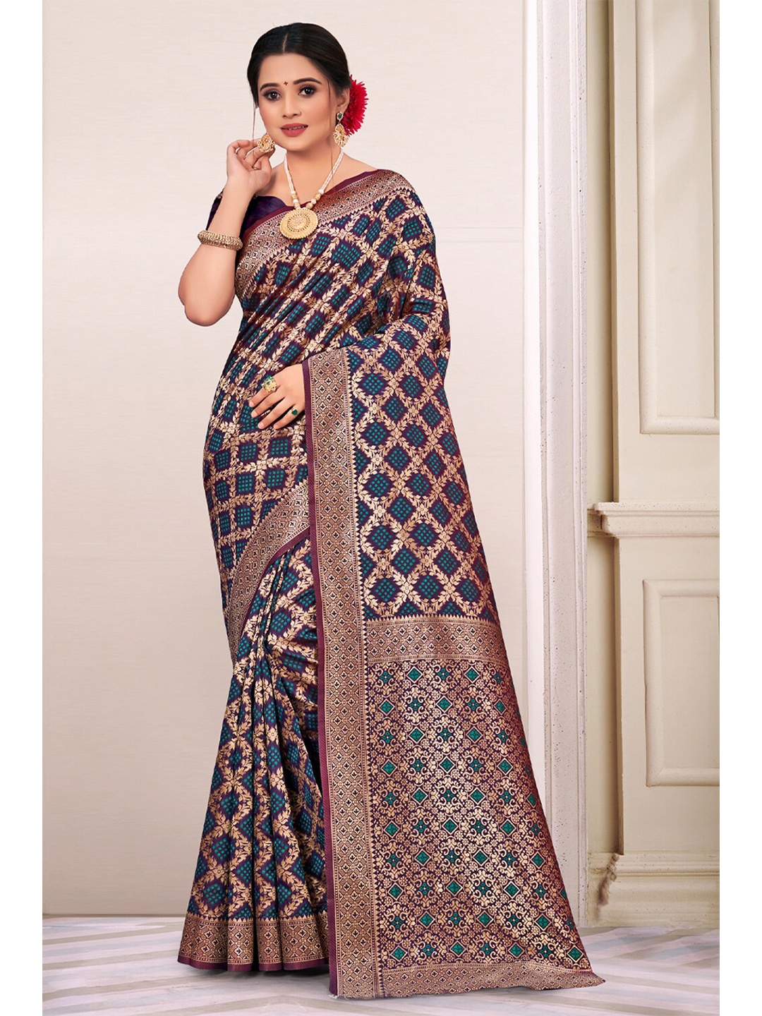 

Exclusiva Navy Blue & Gold-Toned Woven Design Zari Silk Blend Banarasi Saree