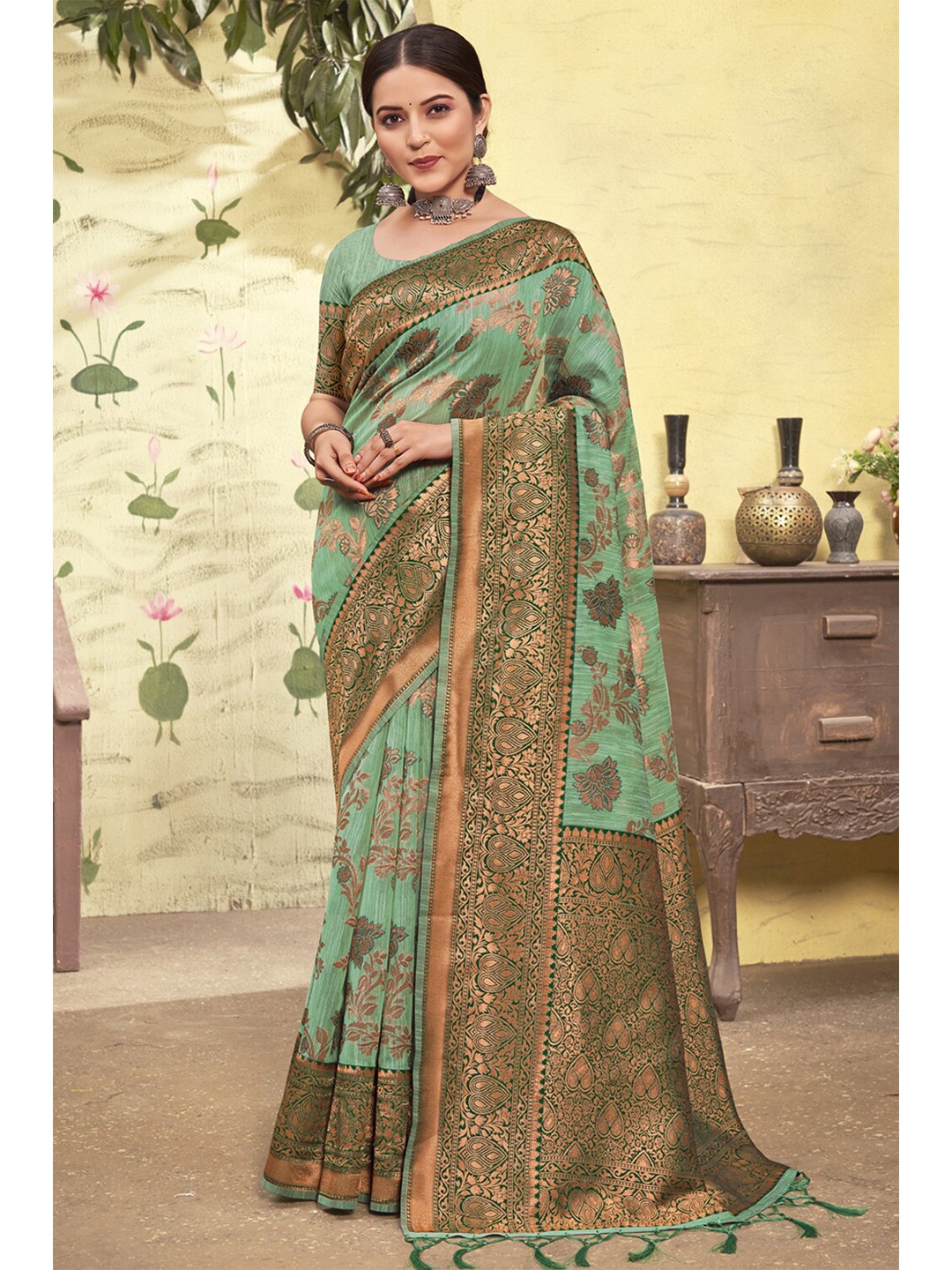 

Exclusiva Green & Gold-Toned Woven Design Zari Pure Cotton Banarasi Saree