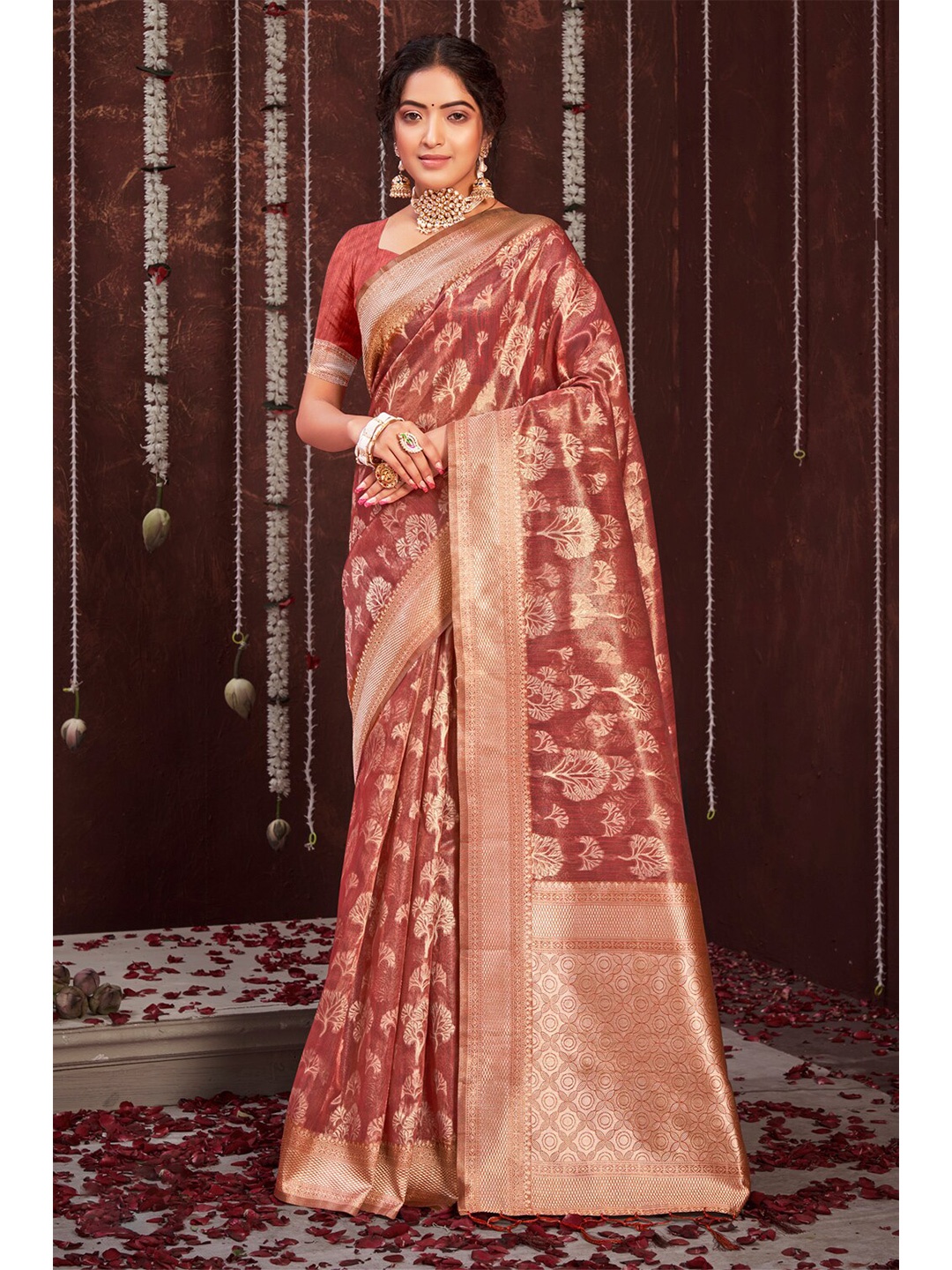 

Exclusiva Maroon & Gold-Toned Woven Design Zari Organza Banarasi Saree