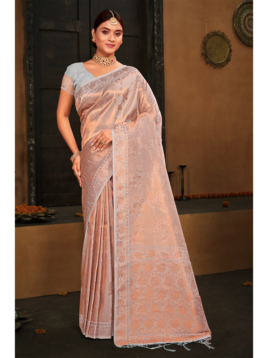 

Exclusiva Woven Design Zari Silk Blend Banarasi Saree, Lavender