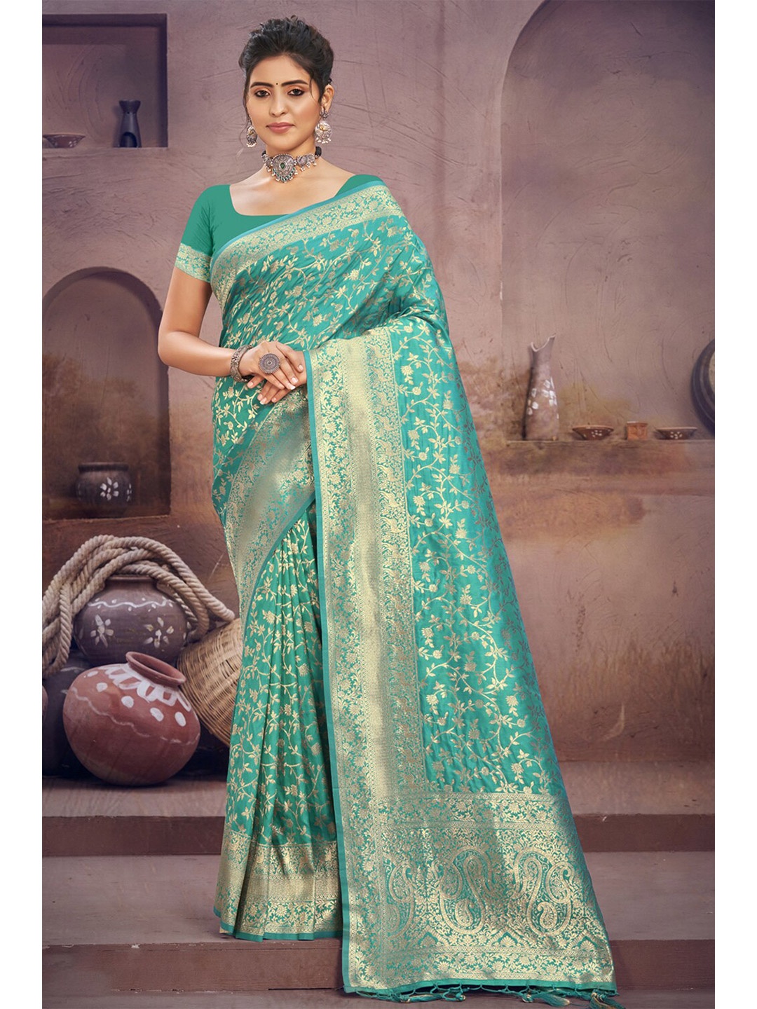 

Exclusiva Green & Gold-Toned Woven Design Zari Silk Blend Banarasi Saree