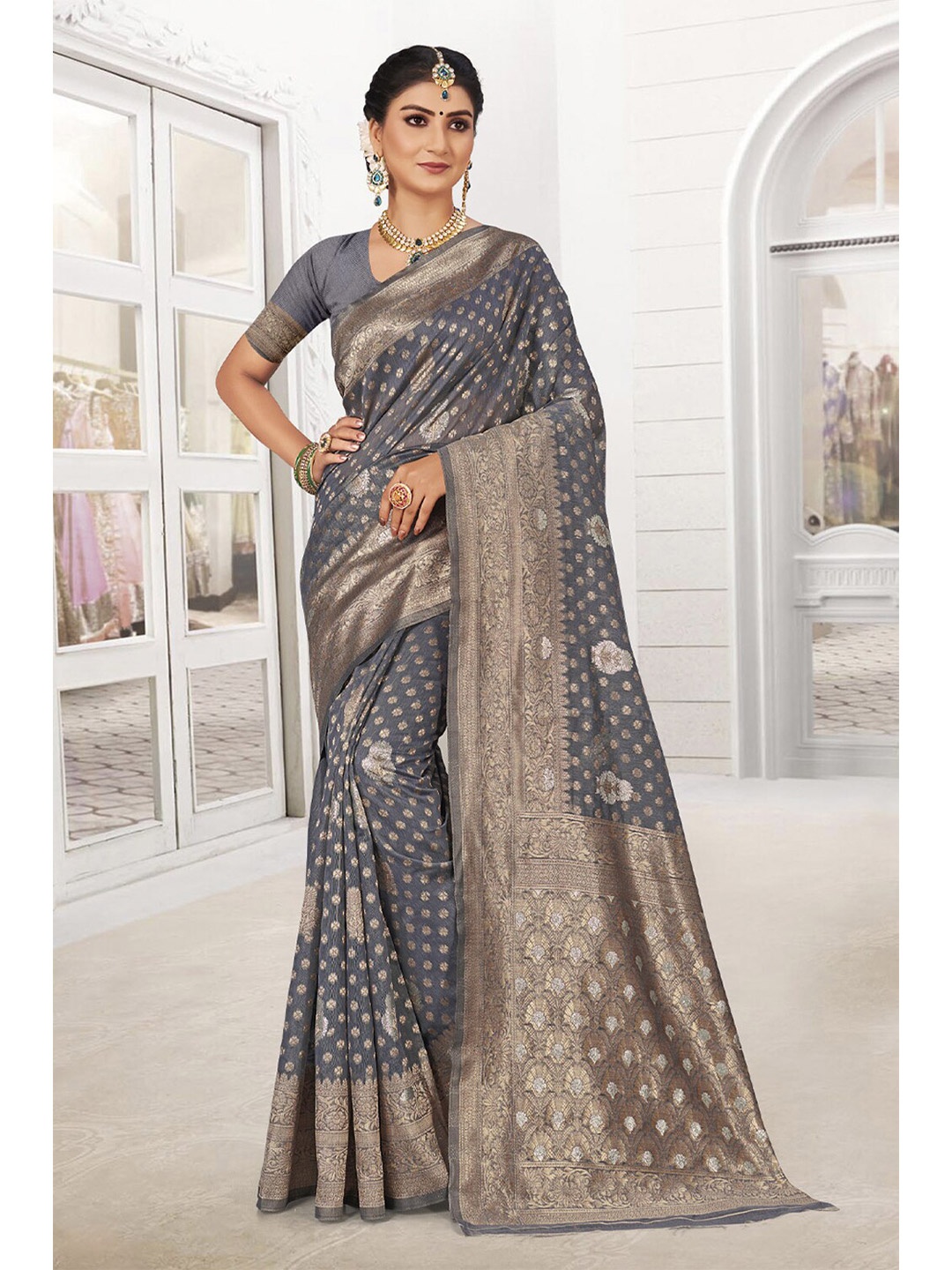 

Exclusiva Grey & Gold-Toned Woven Design Zari Silk Blend Banarasi Saree