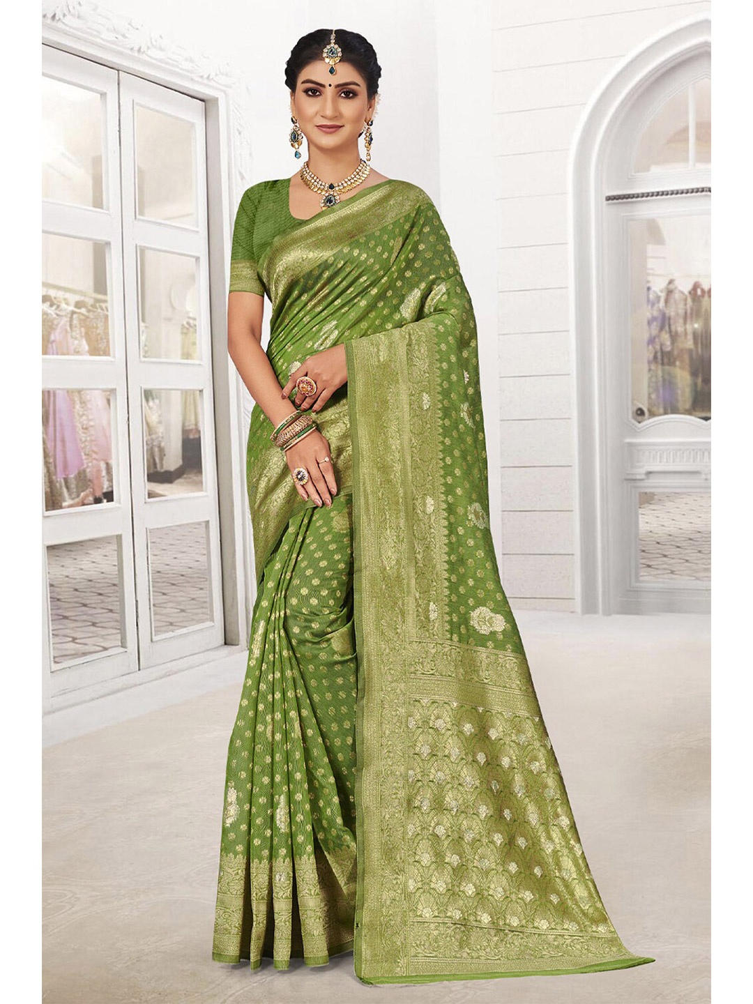 

Exclusiva Green & Gold-Toned Woven Design Zari Silk Blend Banarasi Saree