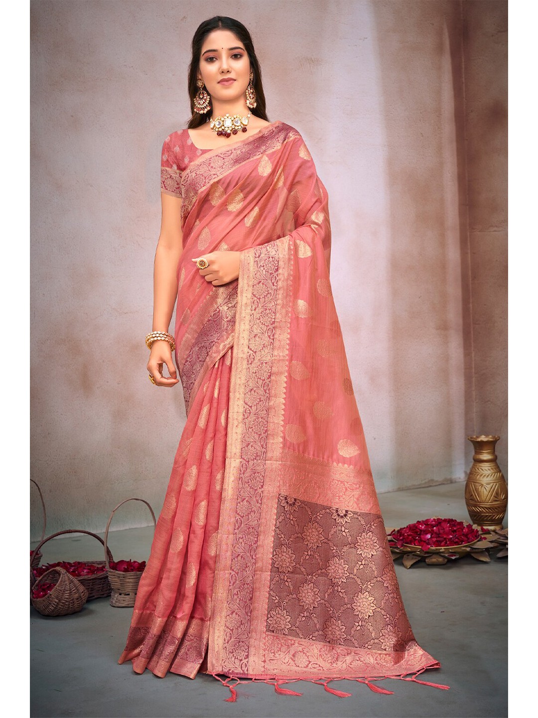

Exclusiva Pink & Gold-Toned Woven Design Zari Organza Banarasi Saree