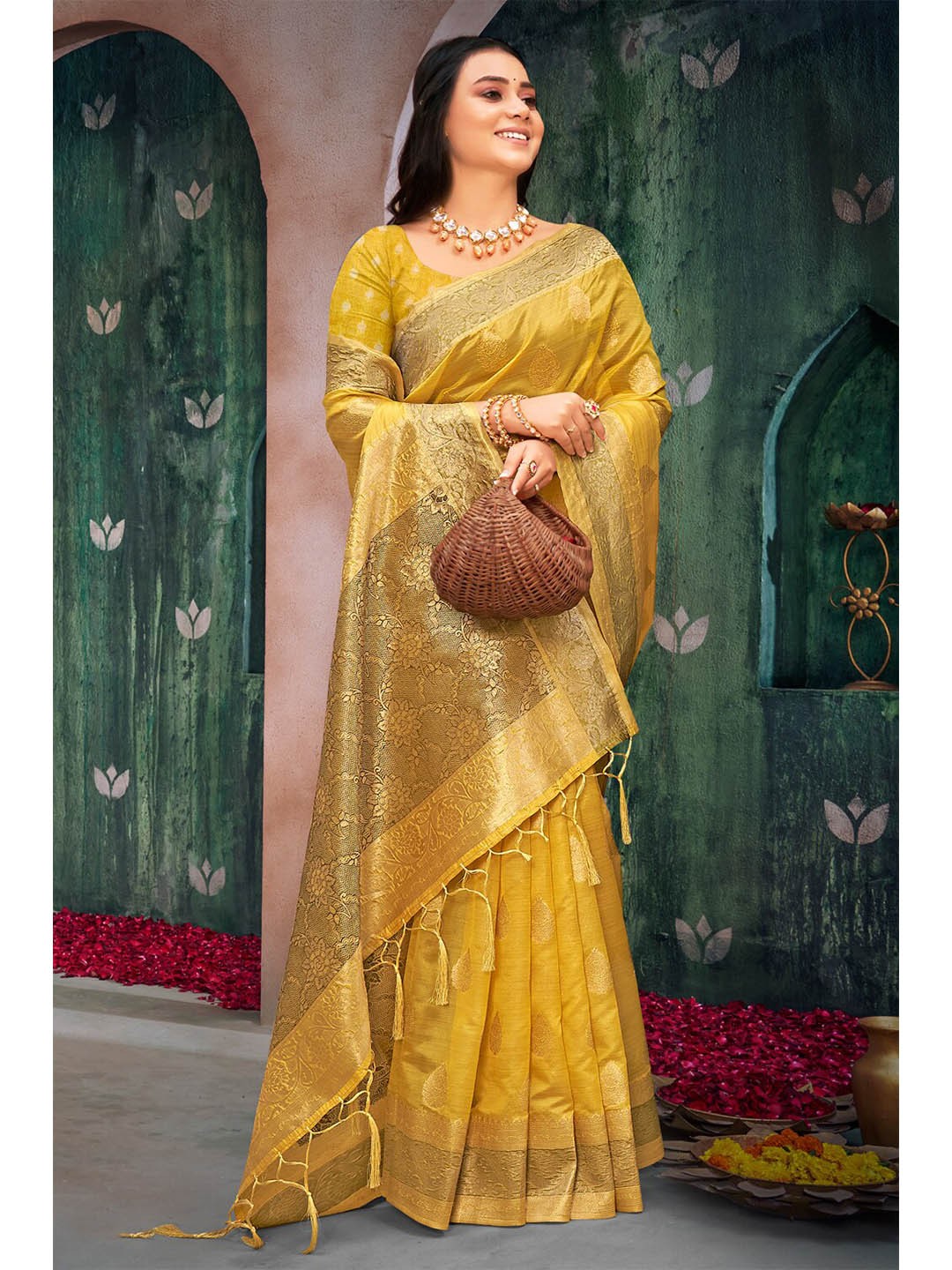 

Exclusiva Yellow & Gold-Toned Woven Design Zari Organza Banarasi Saree