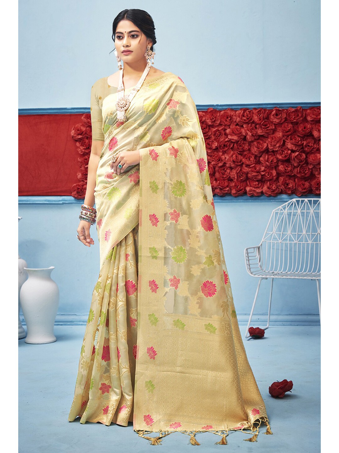 

Exclusiva Woven Design Zari Banarasi Saree, Cream