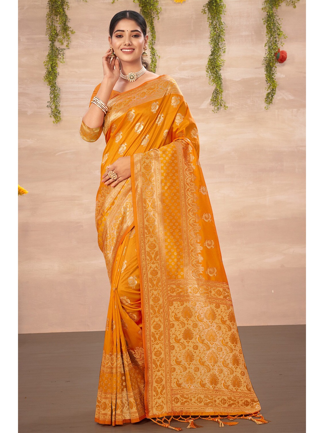 

Exclusiva Yellow & Gold-Toned Woven Design Zari Silk Blend Banarasi Saree