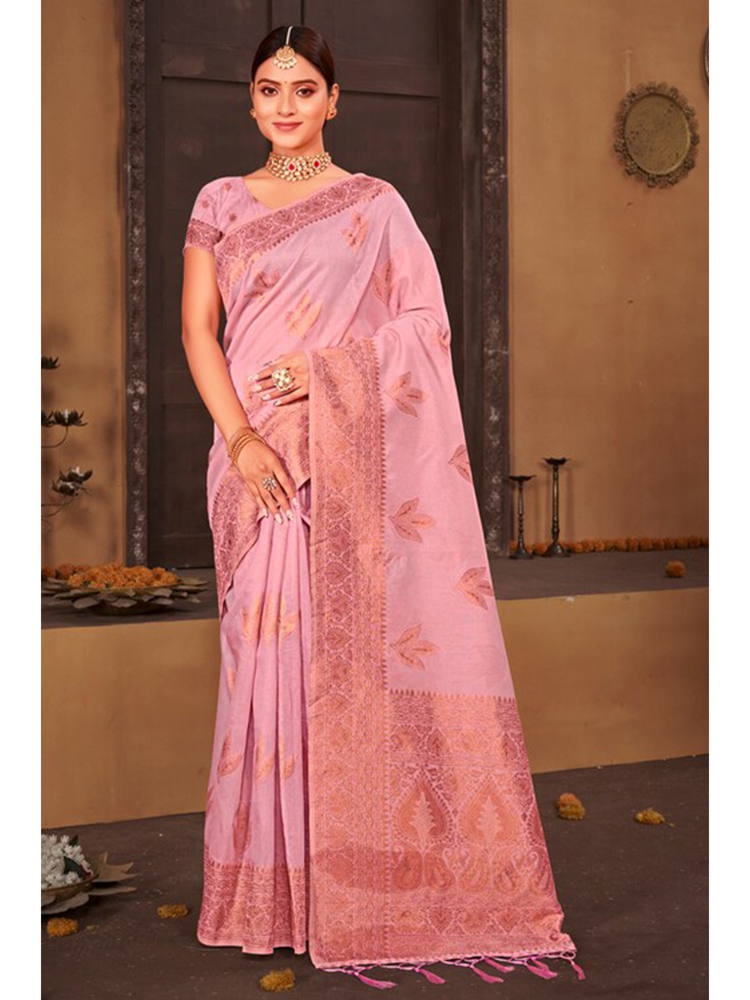 

Exclusiva Lavender & Copper-Toned Woven Design Zari Pure Cotton Banarasi Saree