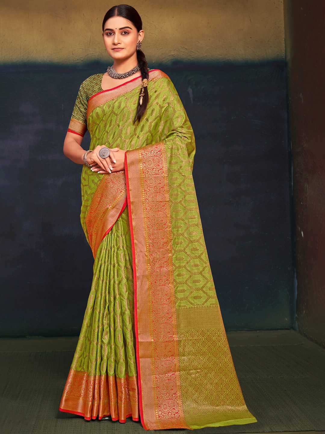 

Exclusiva Green & Red Woven Design Zari Pure Cotton Banarasi Saree