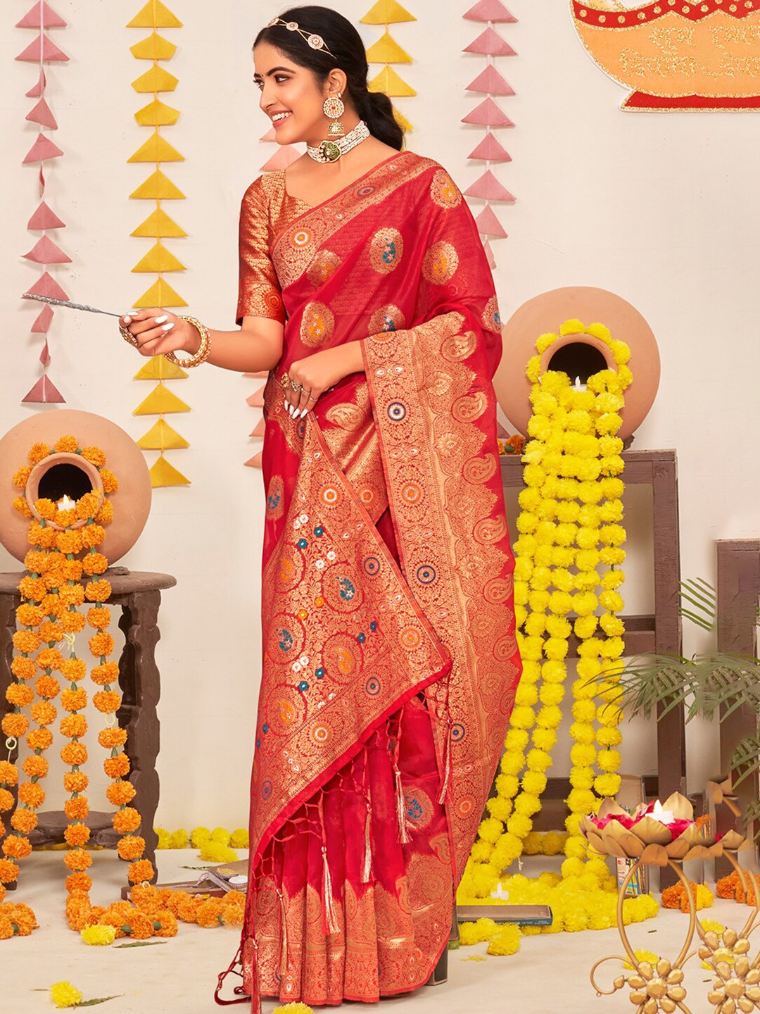 

Exclusiva Red & Grey Woven Design Zari Organza Banarasi Saree