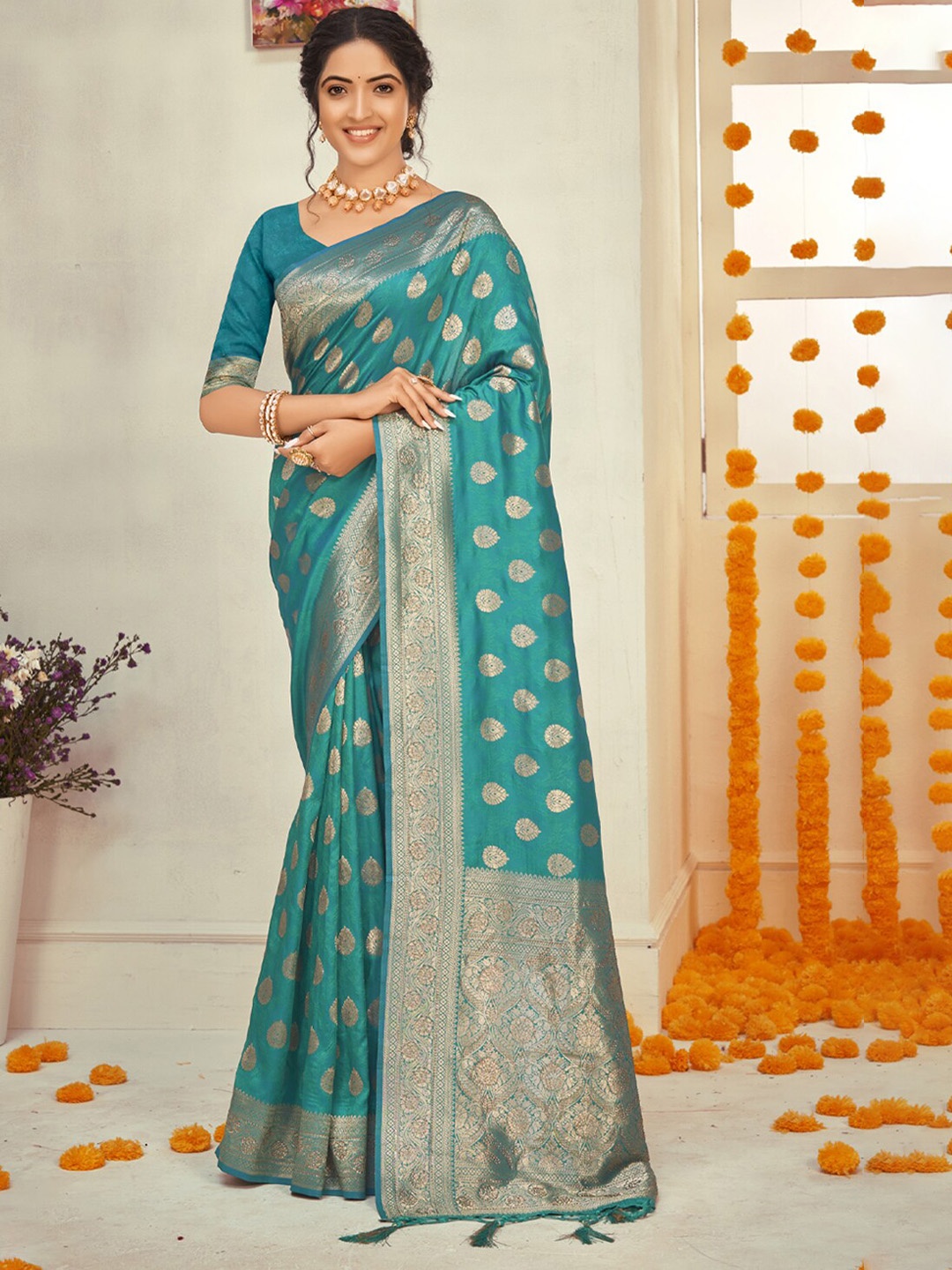 

Exclusiva Blue & Gold-Toned Woven Design Zari Silk Blend Banarasi Saree