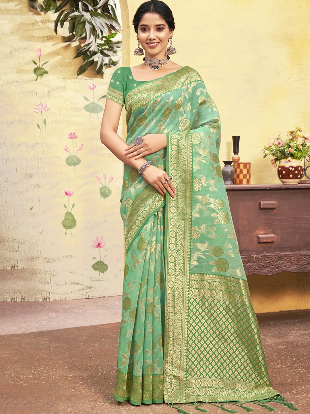 

Exclusiva Green & Gold-Toned Woven Design Zari Pure Cotton Banarasi Saree