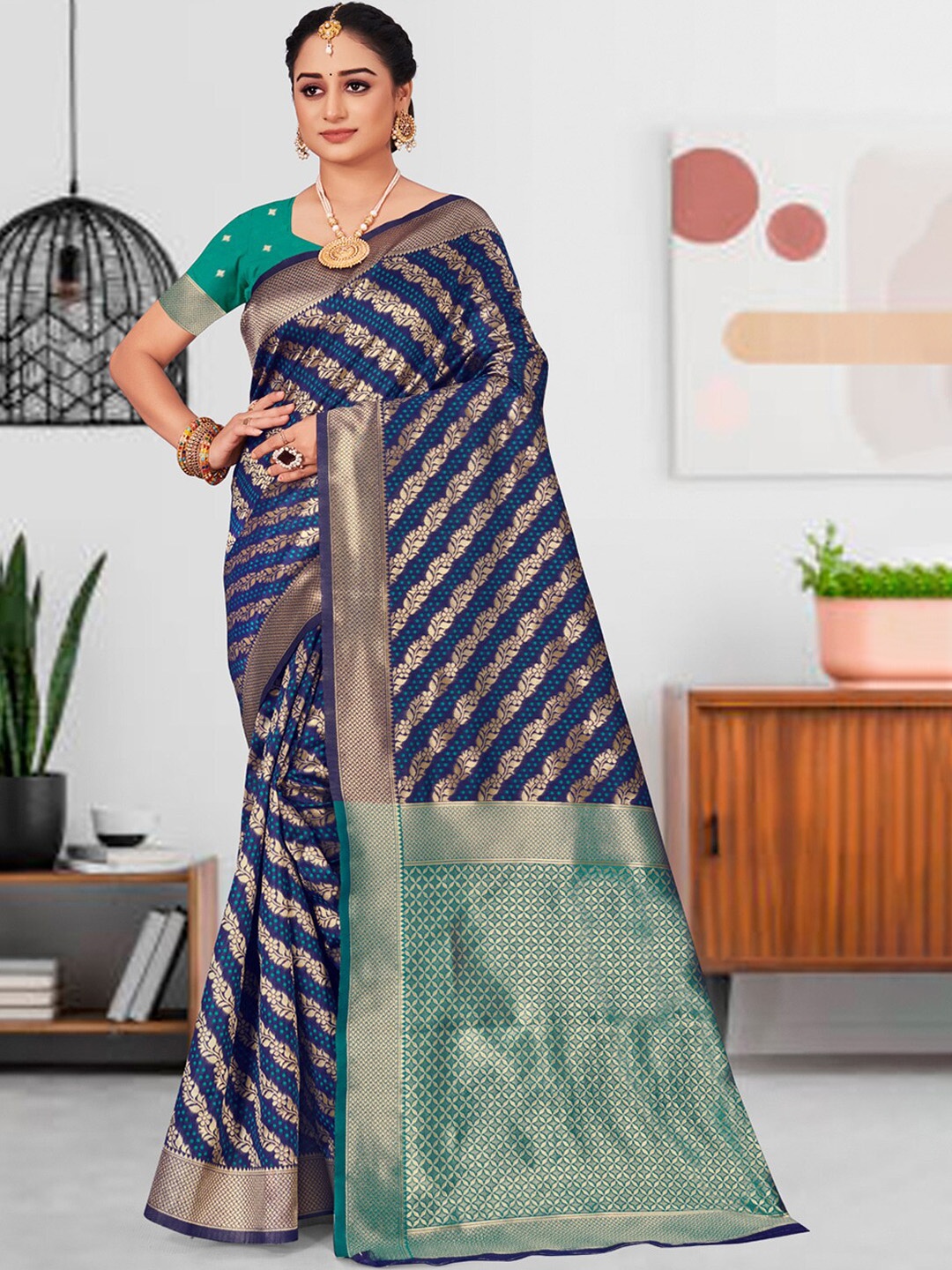 

Exclusiva Navy Blue & Green Woven Design Zari Silk Blend Banarasi Saree