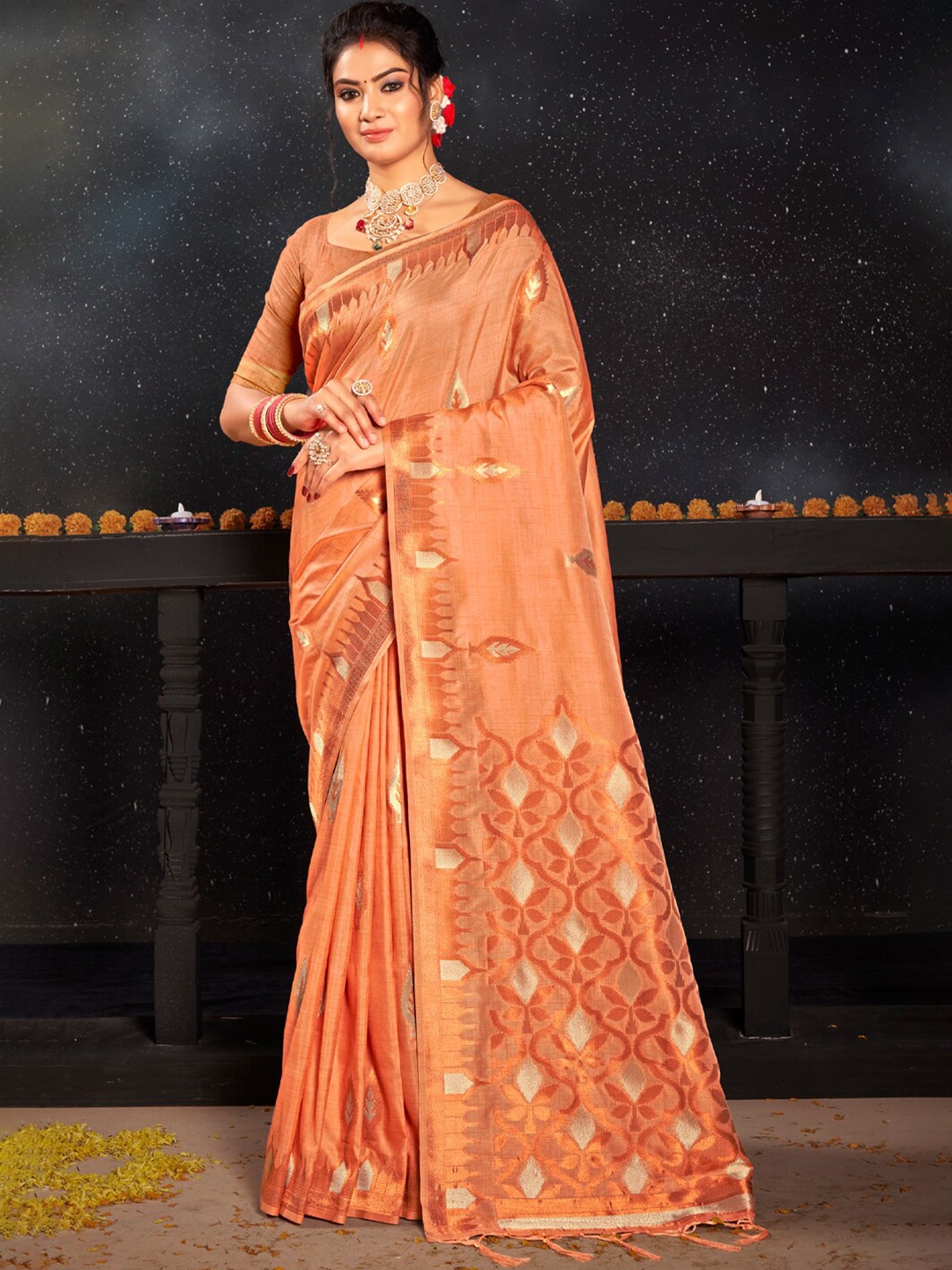 

Exclusiva Peach-Coloured & Gold-Toned Woven Design Zari Silk Blend Banarasi Saree