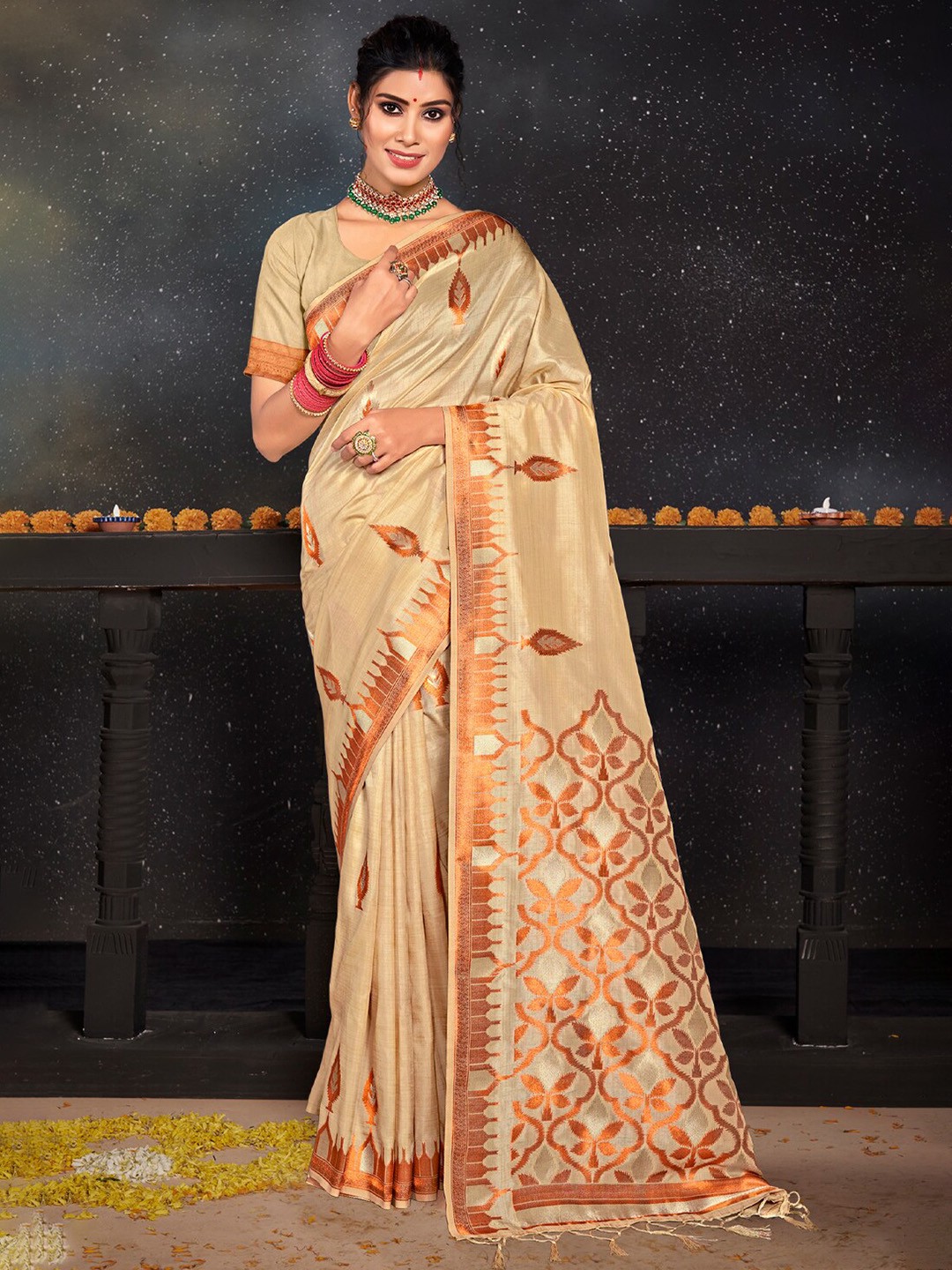 

Exclusiva Cream-Coloured & Brown Woven Design Zari Silk Blend Banarasi Saree