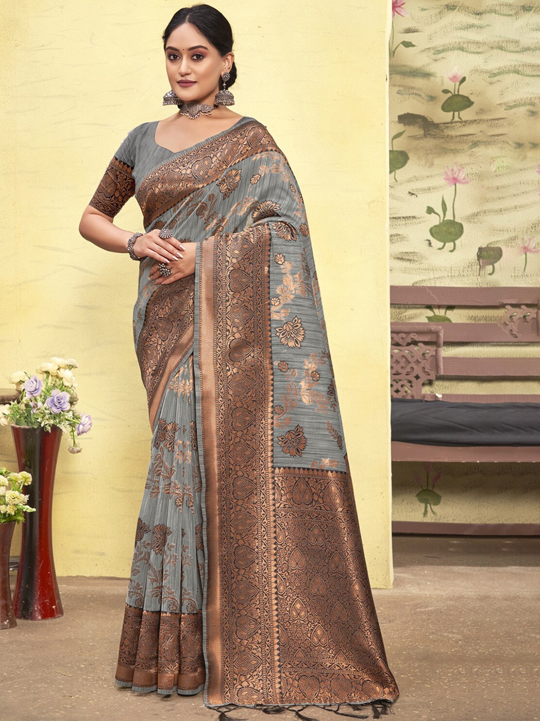 

Exclusiva Grey & Copper-Toned Woven Design Zari Pure Cotton Banarasi Saree