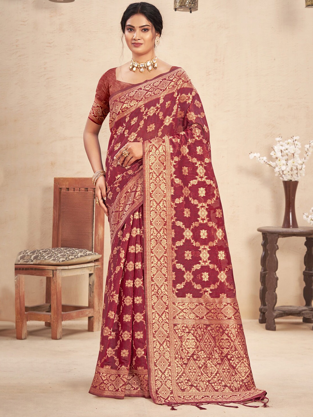 

Exclusiva Red & Gold-Toned Woven Design Zari Pure Cotton Banarasi Saree