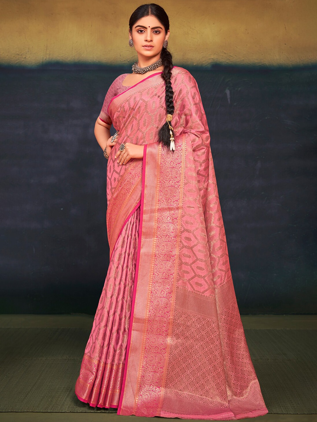 

Exclusiva Pink & Gold-Toned Woven Design Zari Pure Cotton Banarasi Saree