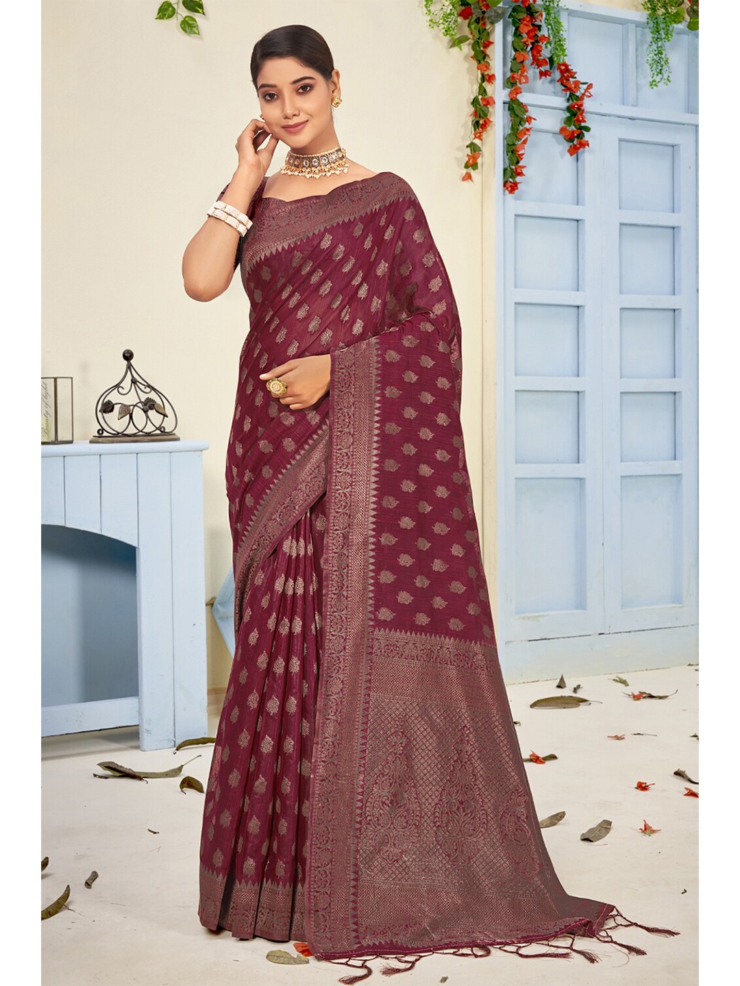 

Exclusiva Maroon & Copper-Toned Woven Design Zari Pure Cotton Banarasi Saree