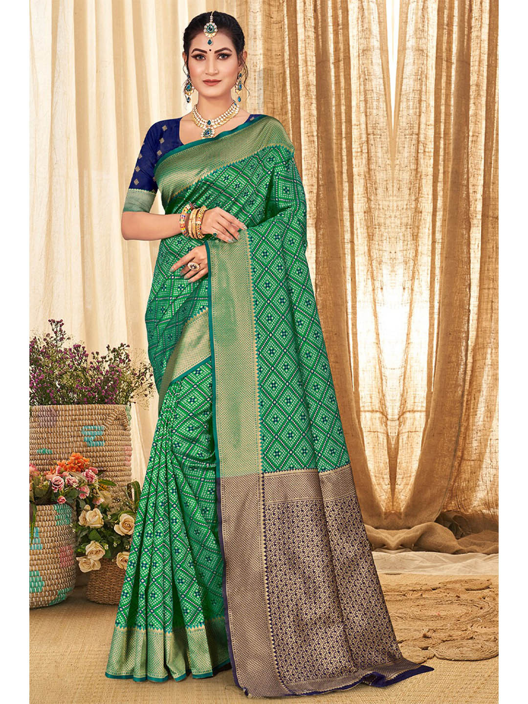

Exclusiva Green & Blue Woven Design Zari Silk Blend Banarasi Saree