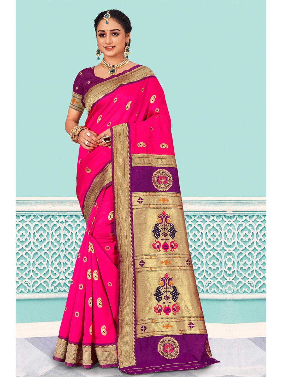 

Exclusiva Magenta & Purple Woven Design Zari Silk Blend Banarasi Saree