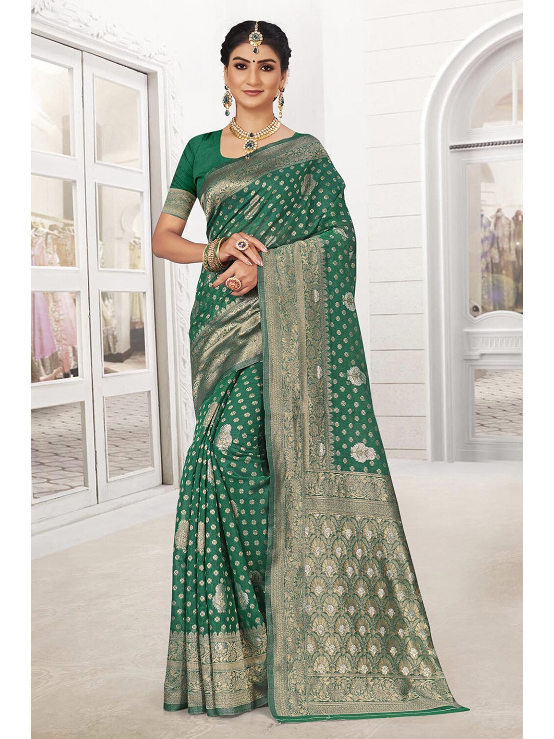 

Exclusiva Green & Gold-Toned Woven Design Zari Silk Blend Banarasi Saree