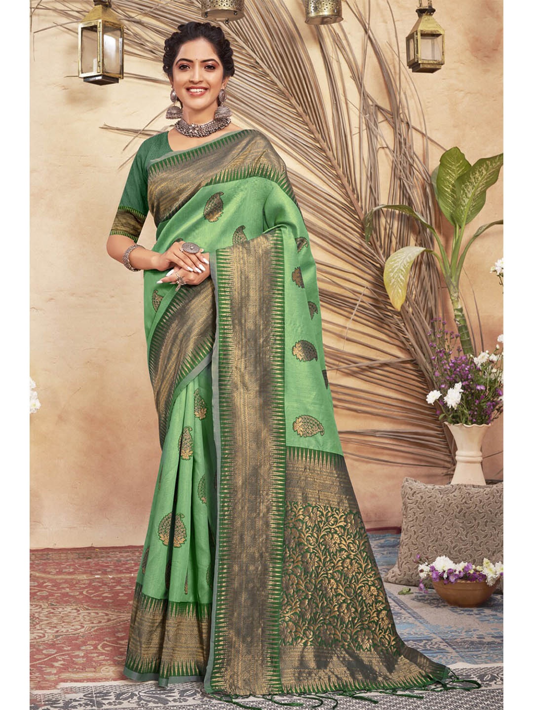 

Exclusiva Green & Gold-Toned Woven Design Zari Pure Cotton Banarasi Saree