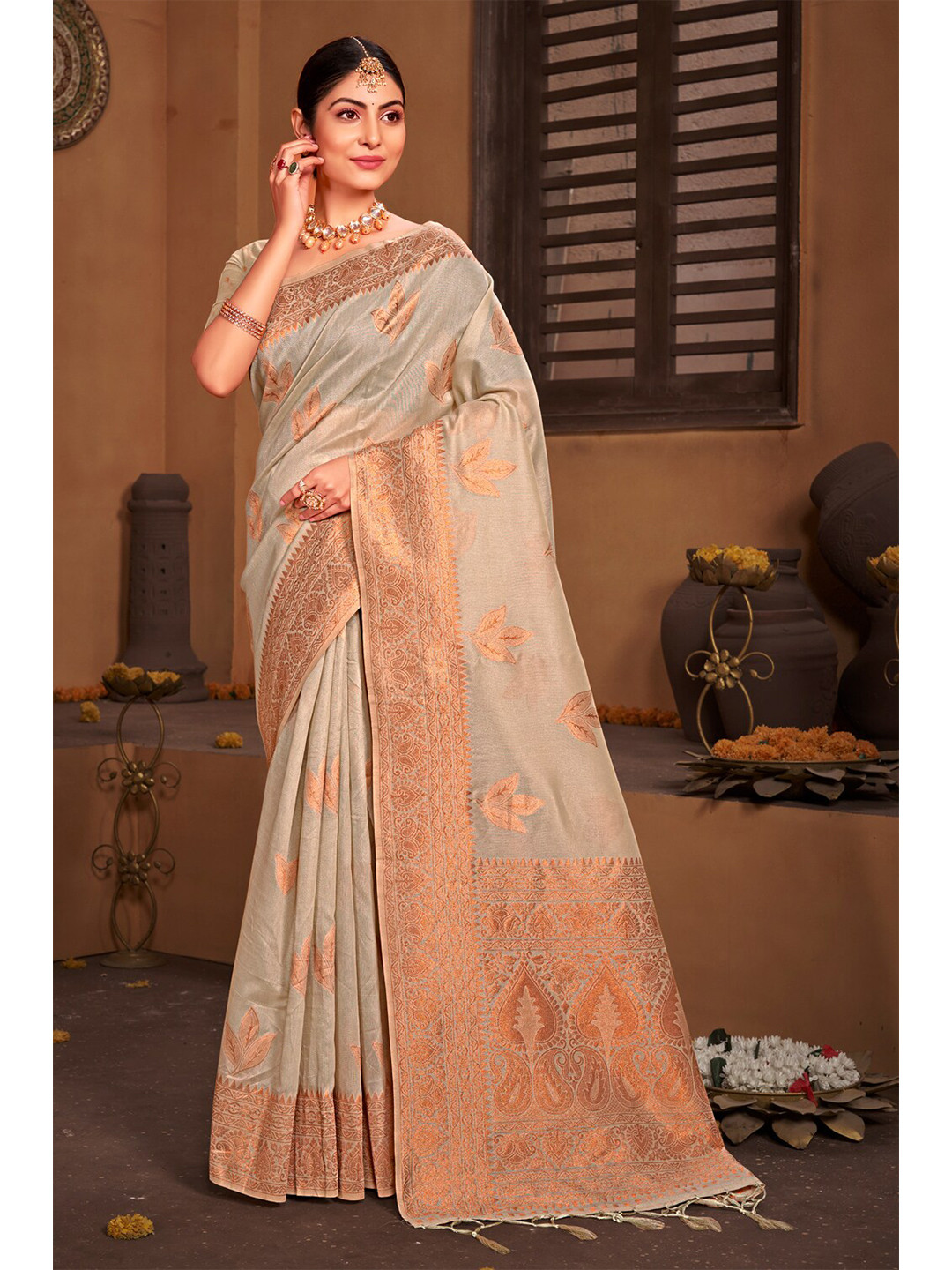 

Exclusiva Grey & Copper-Toned Woven Design Zari Pure Cotton Banarasi Saree