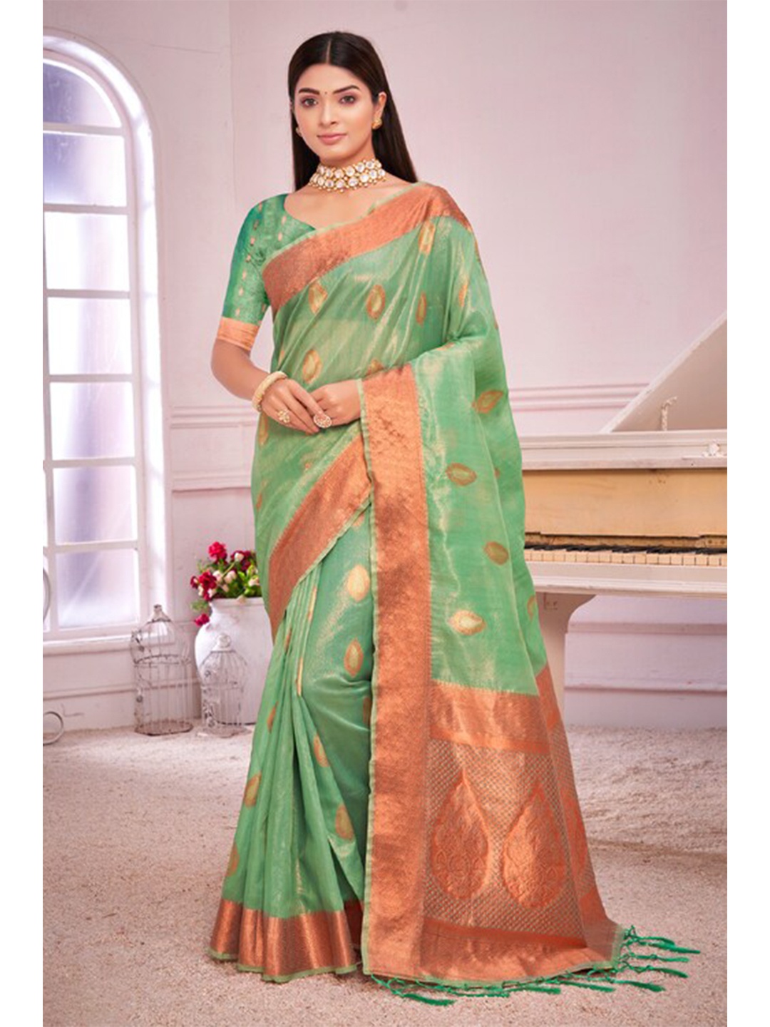 

Exclusiva Green & Copper-Toned Woven Design Zari Organza Banarasi Saree