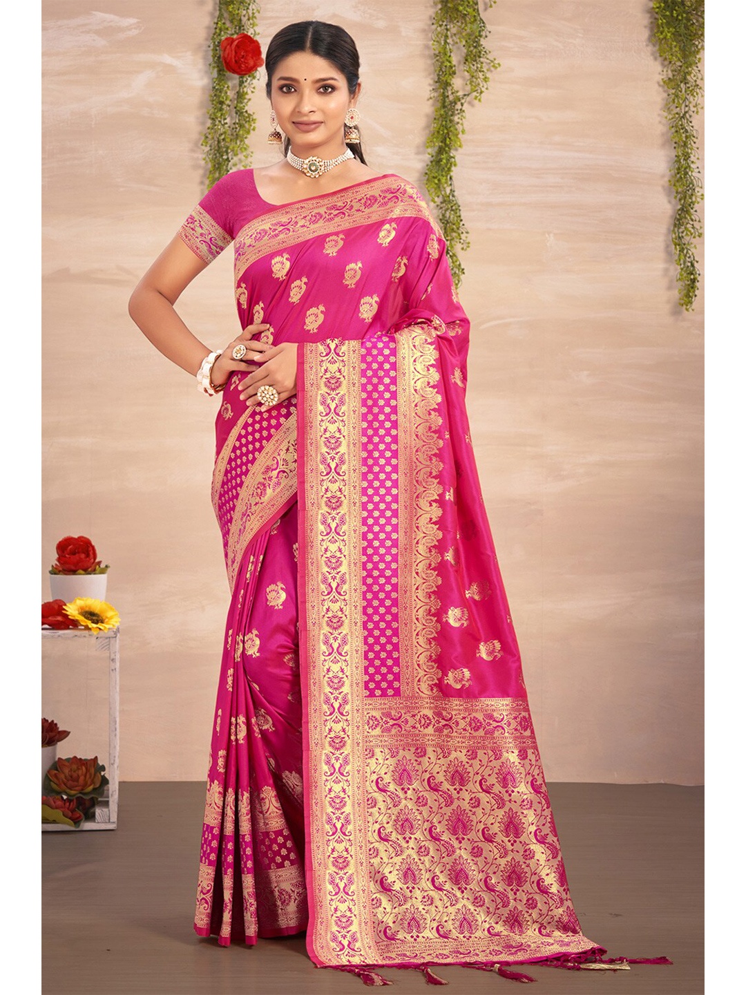 

Exclusiva Pink & Gold-Toned Woven Design Zari Silk Blend Banarasi Saree
