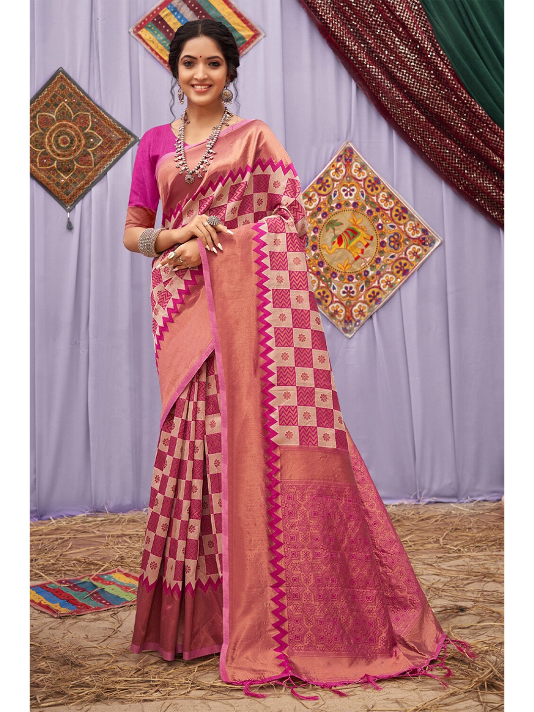 

Exclusiva Pink & Gold-Toned Woven Design Zari Pure Cotton Banarasi Saree