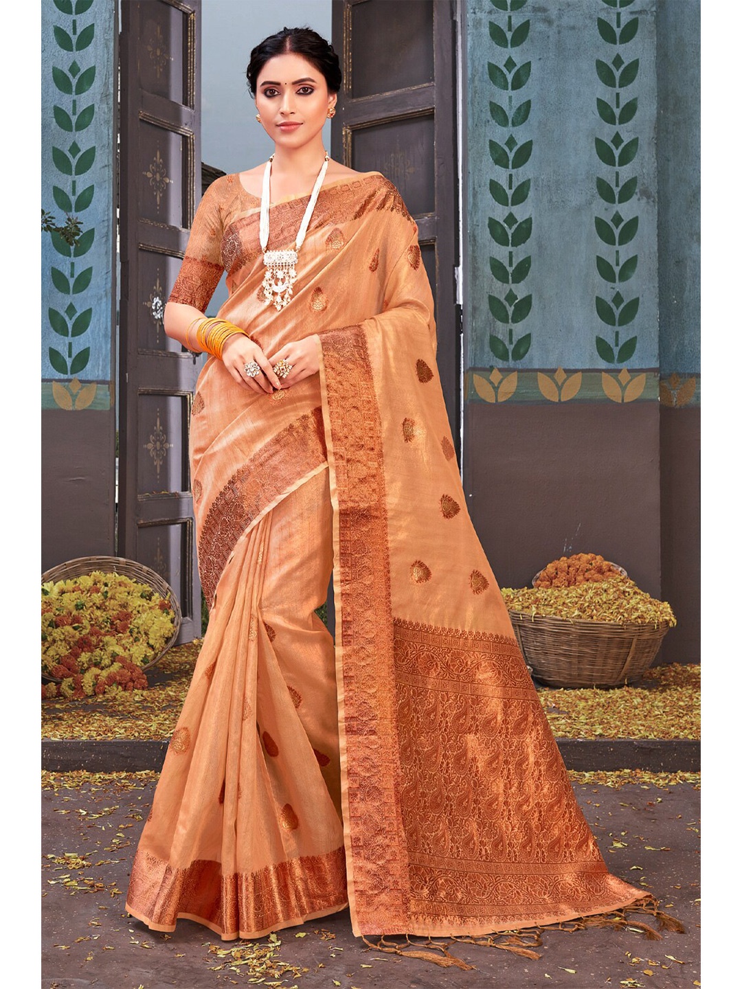 

Exclusiva Beige & Copper-Toned Woven Design Zari Organza Banarasi Saree