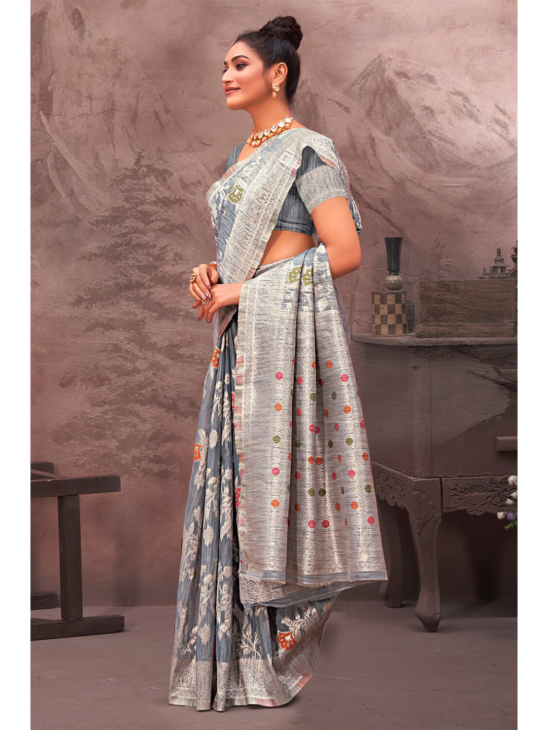 

Exclusiva Grey & Silver-Toned Woven Design Zari Silk Cotton Banarasi Saree