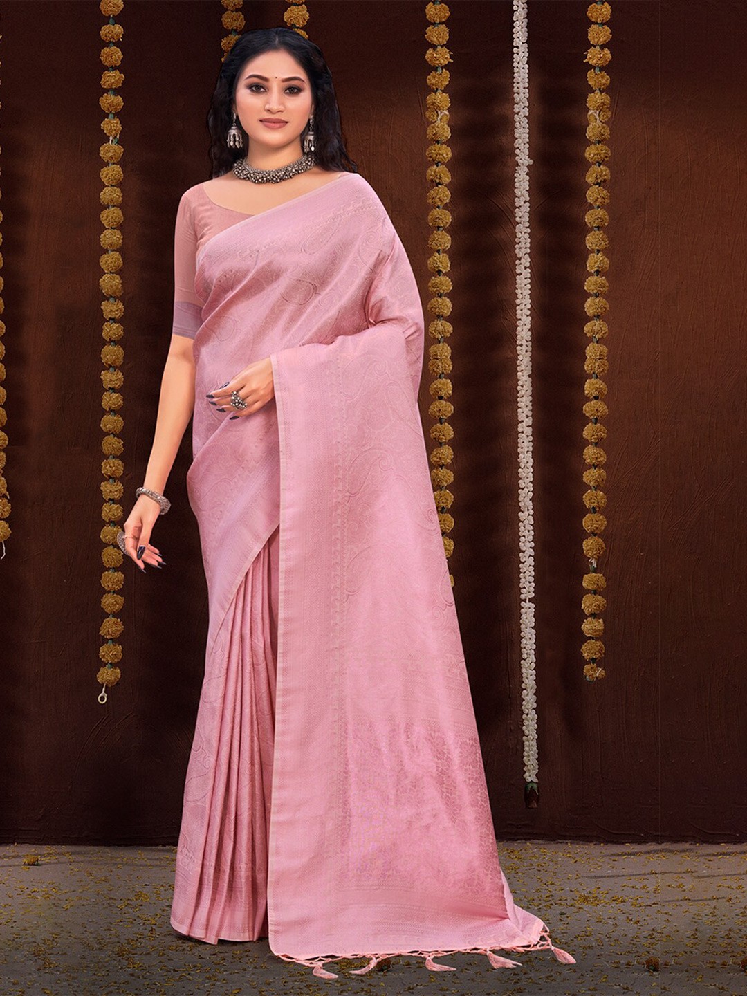 

Exclusiva Pink & Gold-Toned Woven Design Zari Silk Blend Banarasi Saree