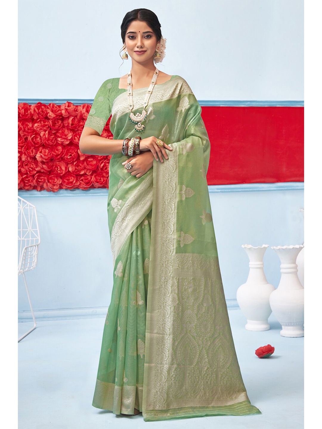 

Exclusiva Green & Gold-Toned Woven Design Zari Pure Cotton Banarasi Saree