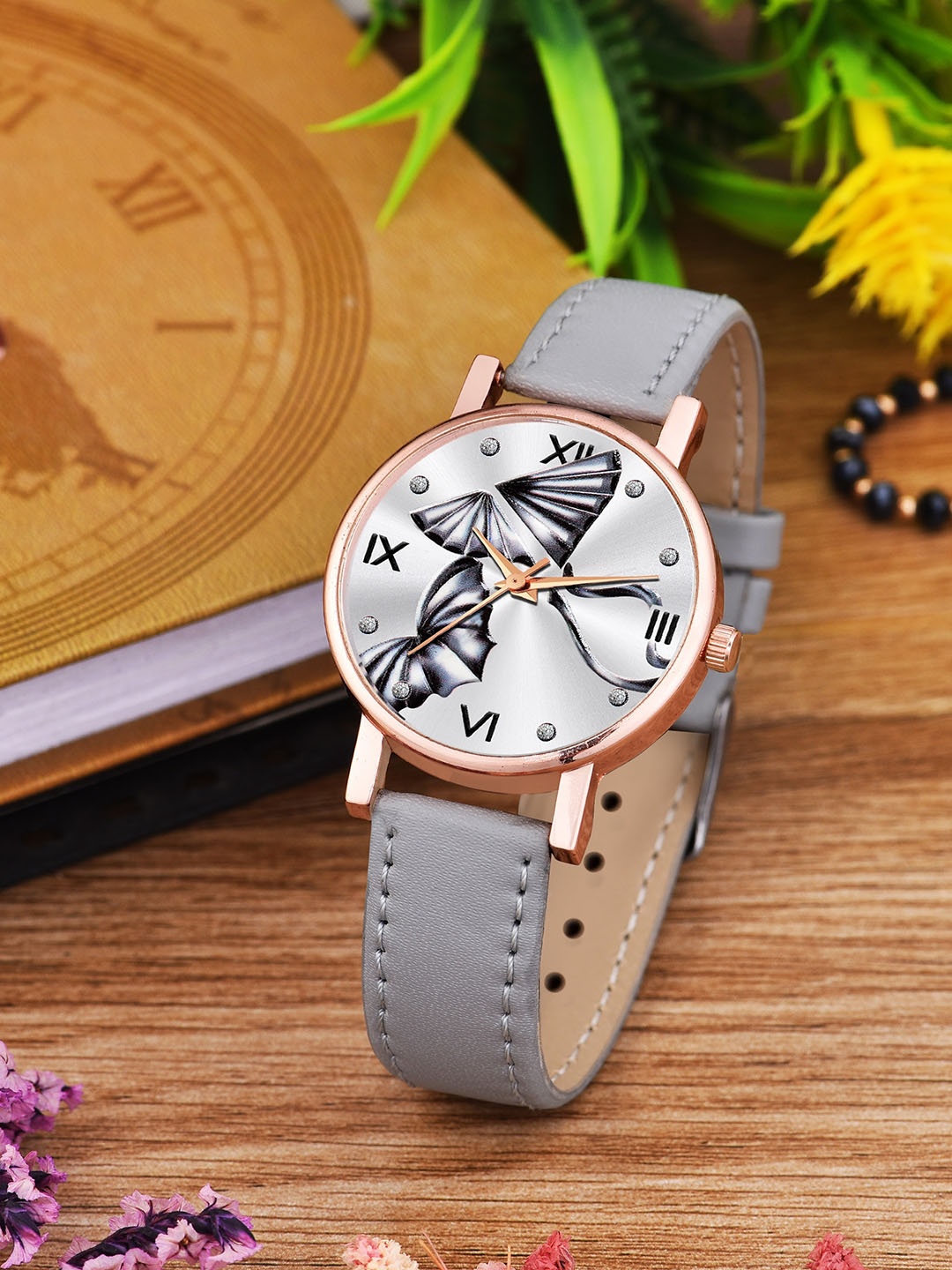 

CERO Women Brass Printed Dial & Straps Analogue Watch AB62-Kite-Grey